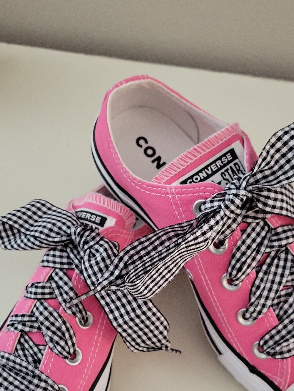 Converse Pink Low-Top Sneakers with Black-and-White Gingham Laces - Picture 2 of 8